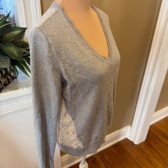 Banana Republic Factory Women's Medium Gray V Neck Sweater Lace Back Mixed Media - Picture 7 of 16